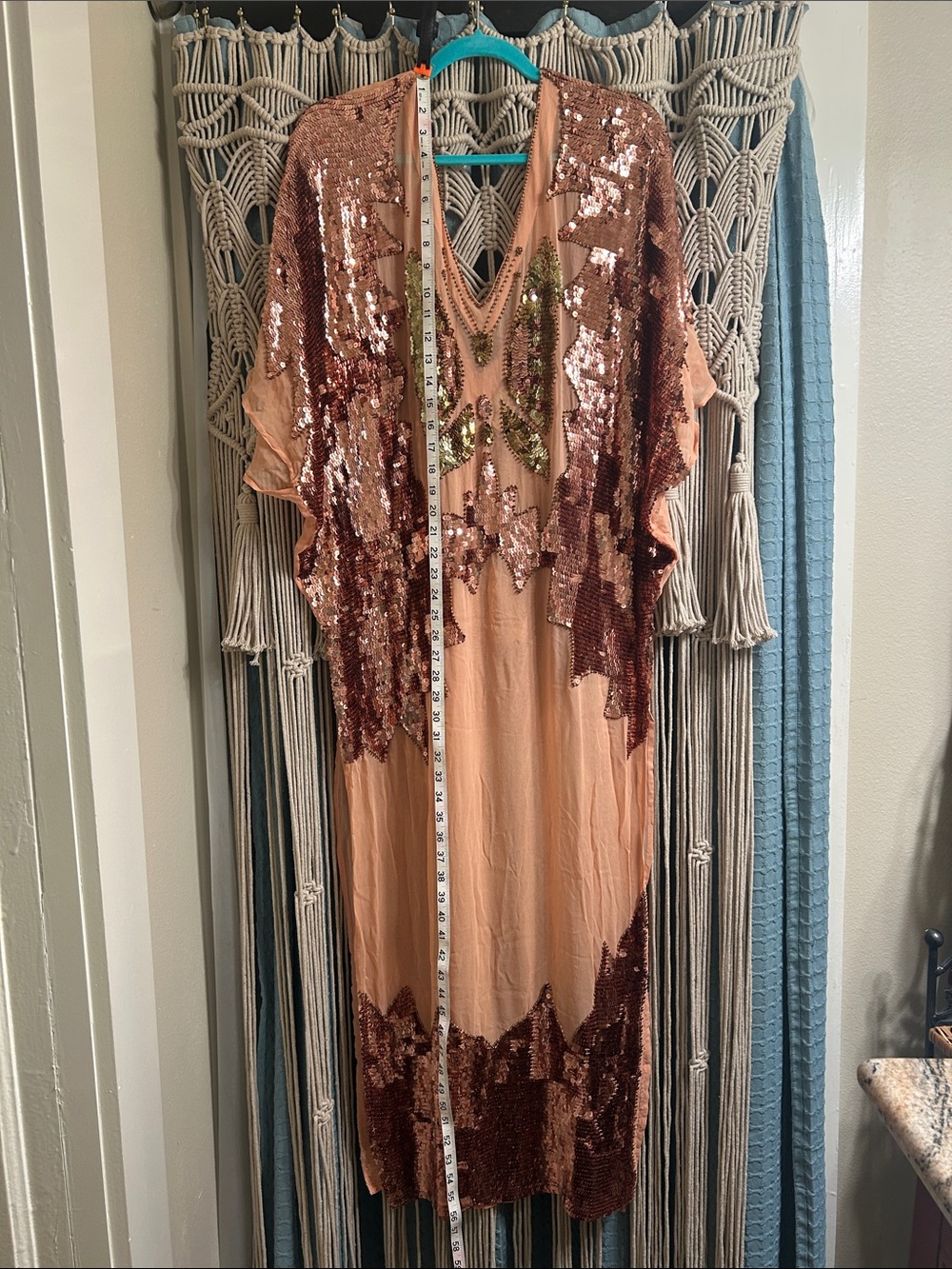 Free People Jen’s Pirate Booty Ritual Queen Peach Sequin Embellished Kaftan XS/S - Picture 13 of 14